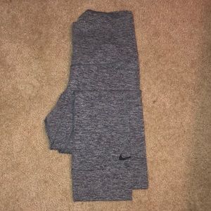 nike cropped gray leggings